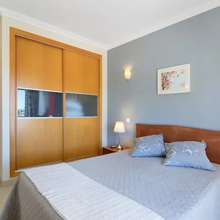 T1 - Em Zona Tranquila Apartman Olhos de Água