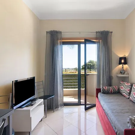 Apartamento T1 - Em Zona Tranquila